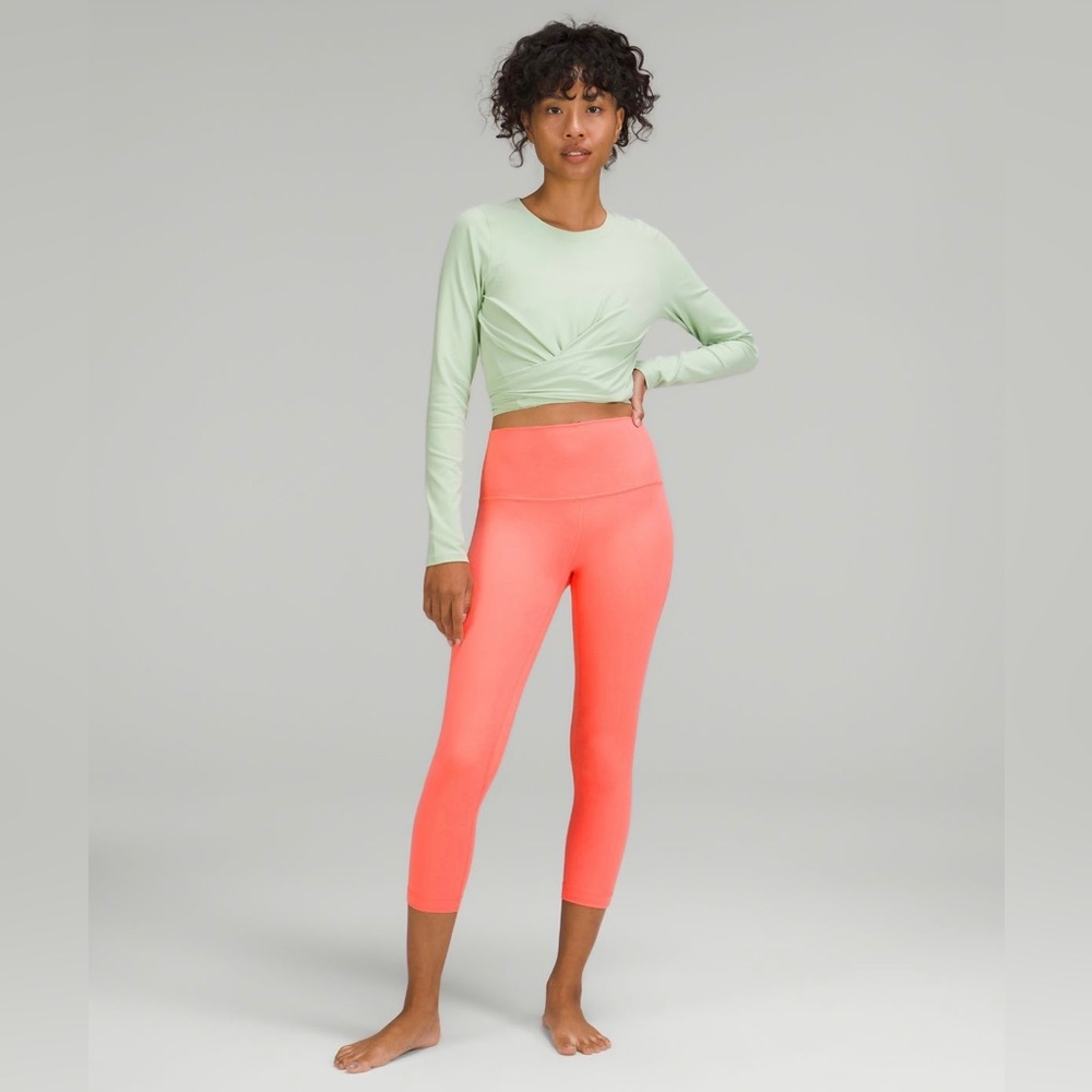 🍓NWT Lululemon Align 23" Crop in Strawberry Cream🍓